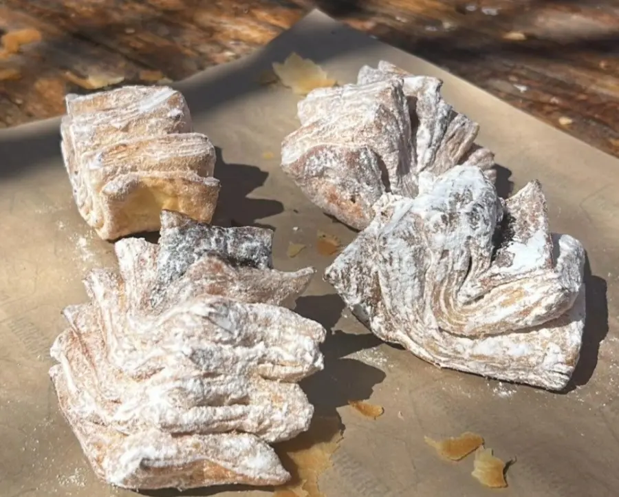 Tradicionalni salčići punjeni džemom od kajsije